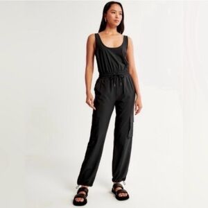 Abercrombie & Fitch Women's Traveler Jumpsuit with Pockets Black